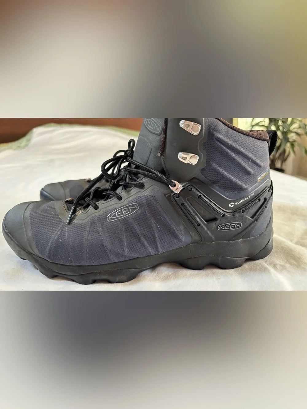 KEEN Men’s Waterproof Hiking Boots KonnectFit Black Size 12 EU 46